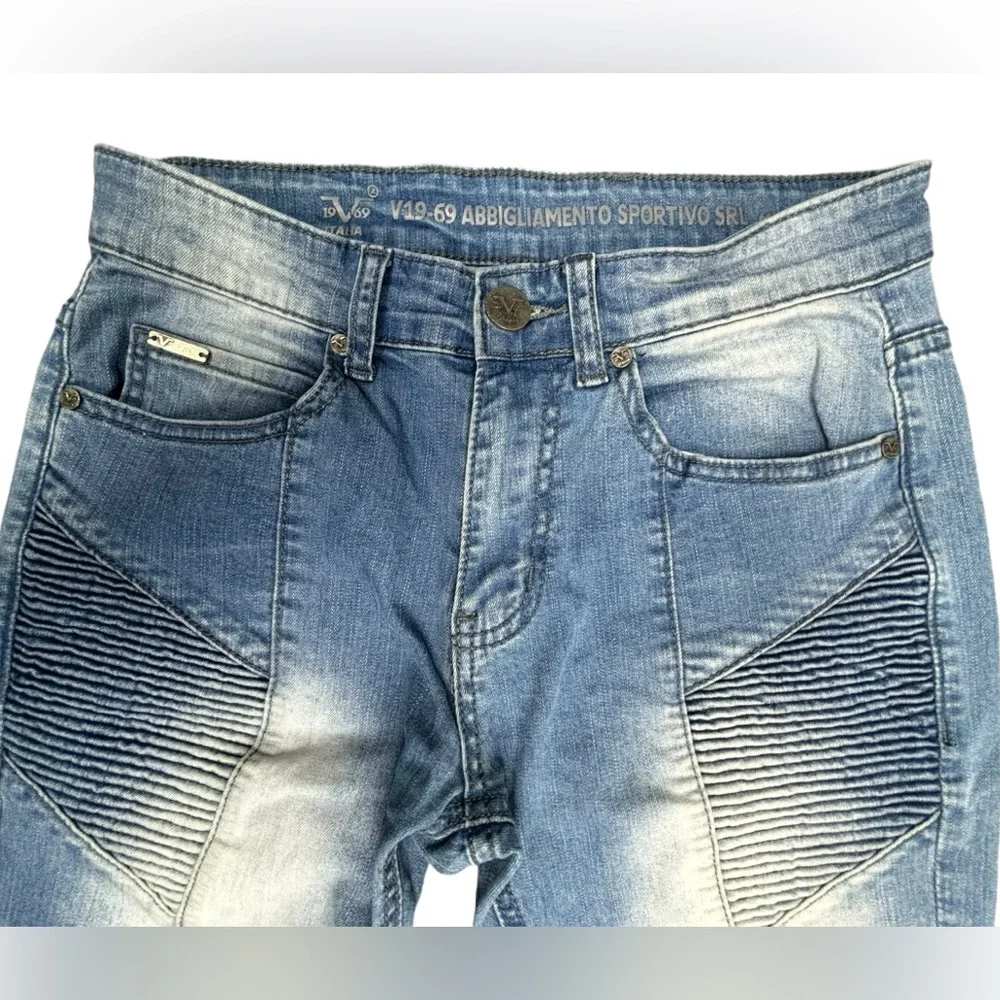 19V69‎ by Versace- jeans- size 28x30- Excellent Condition!!